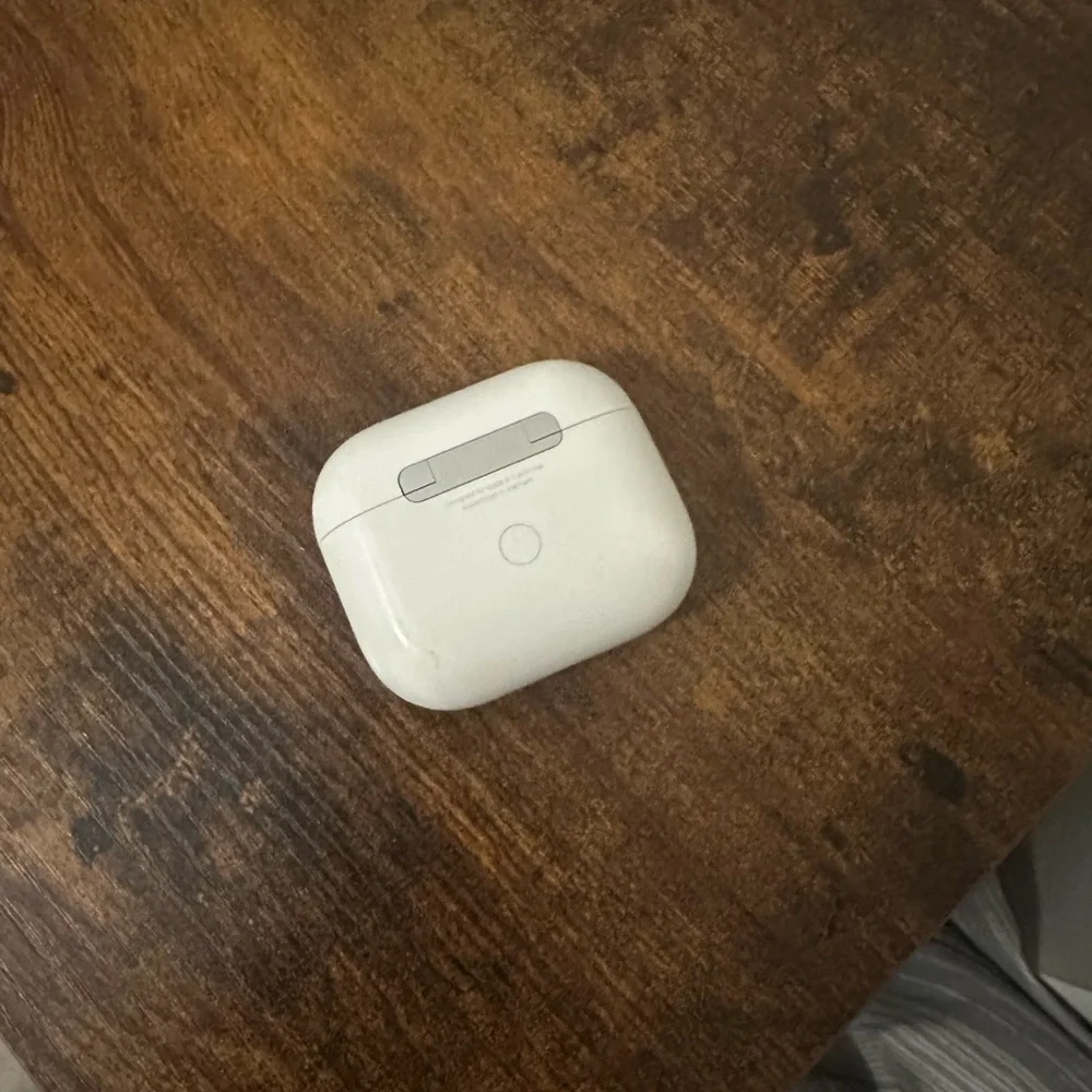 Apple 3rd generation Wireless Earbuds with Charging Case - White
